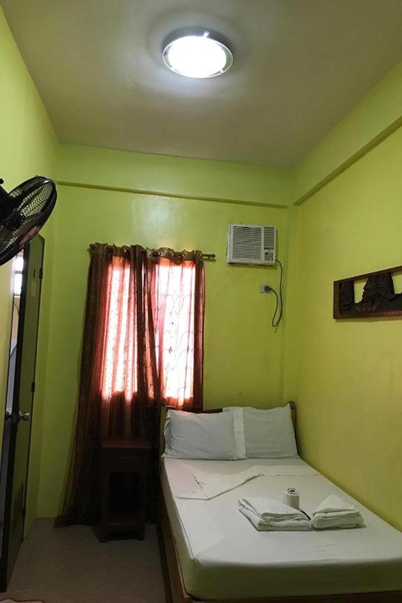 Luis Bay Travellers Lodge Coron Exterior foto