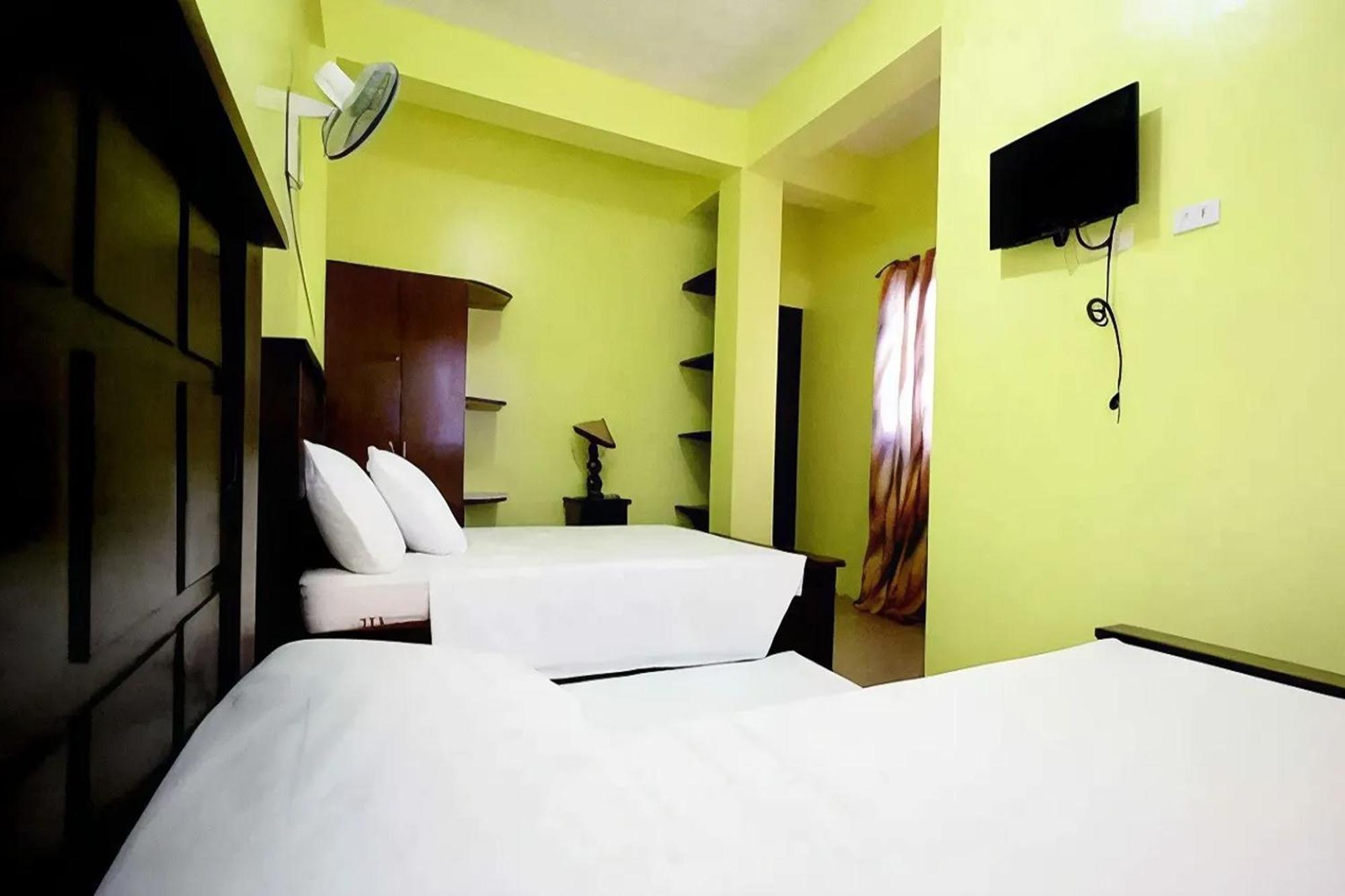 Luis Bay Travellers Lodge Coron Exterior foto
